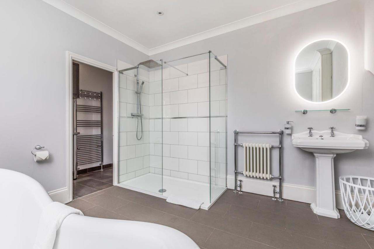 Deluxe Studios With Spa Included Portsmouth Extérieur photo