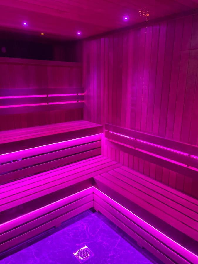 Deluxe Studios With Spa Included Portsmouth Extérieur photo